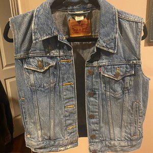 Levi's Cropped Denim Vest